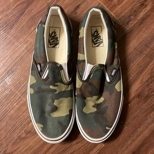 Camo Van’s size 10